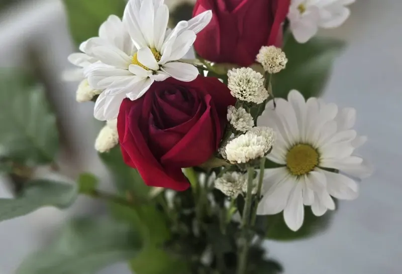 Fresh handheld bouquet